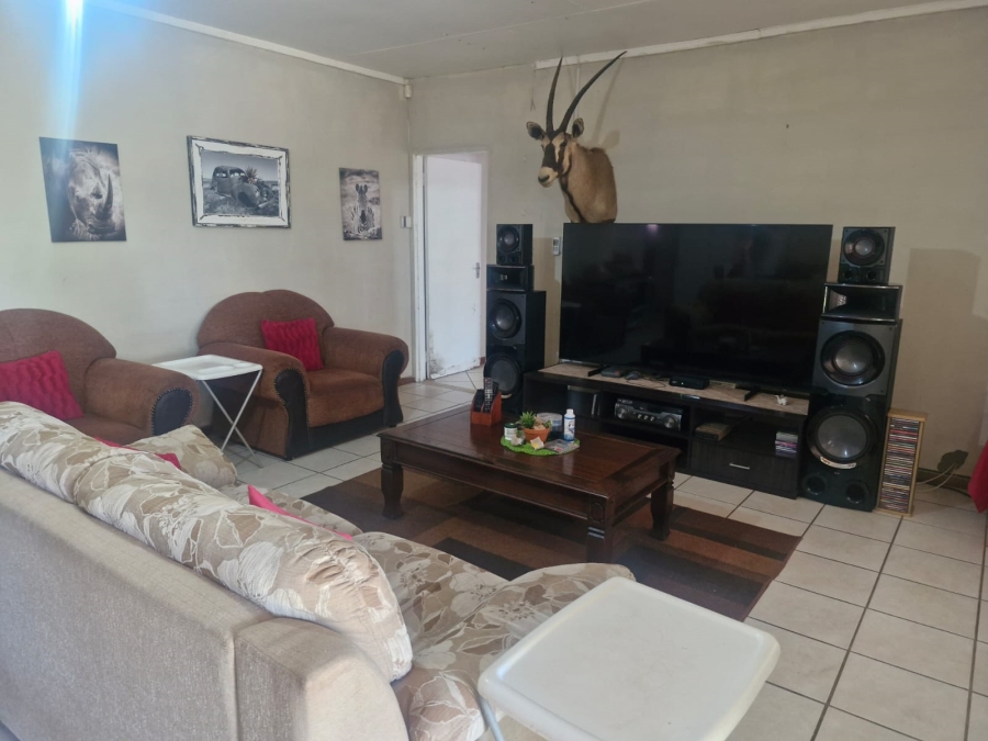 To Let 4 Bedroom Property for Rent in Keidebees Northern Cape